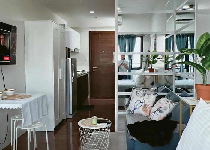 Apartment Pleasant Air Residences With Balcony And Fast Wi-fi *