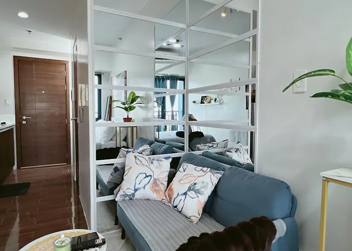 Pleasant Air Residences With Balcony And Fast Wi-fi Apartment